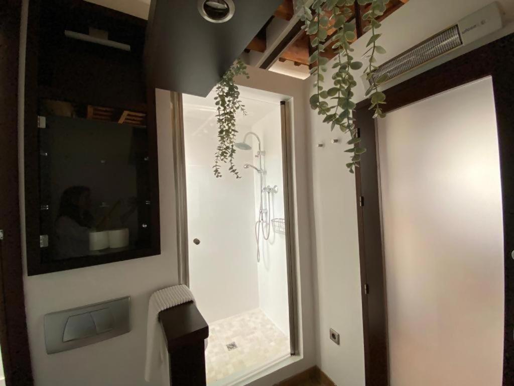 Hostfy Centro Puerta Osario Apartment เซบีญา ภายนอก รูปภาพ